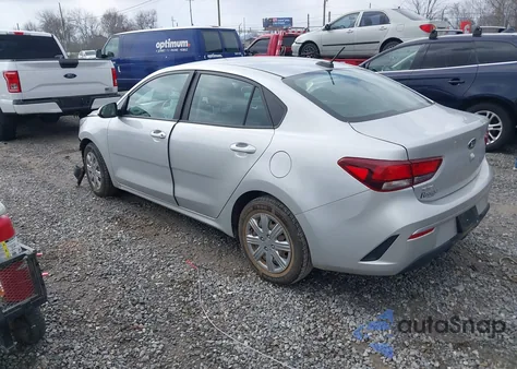 2021 Kia Rio Lx z USA, uszkodzony, nr VIN 3KPA24AD2ME395027